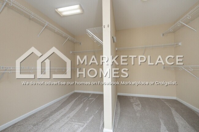 Building Photo - 102 Berwick Ct