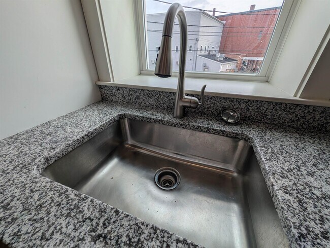 Building Photo - 22 S Main St