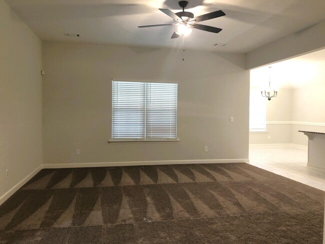 Building Photo - 895 Goodale Dr