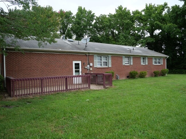 Building Photo - 1642 Wingfield Dr