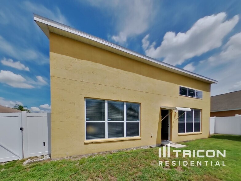 Building Photo - 2753 Rochelle Dr
