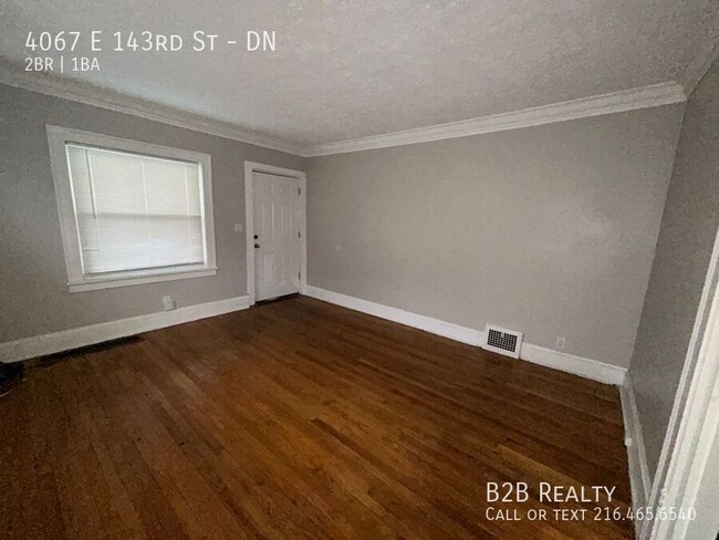 Building Photo - Charming 2-Bedroom Property in Prime Location