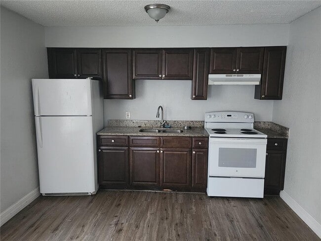 Building Photo - 1105 Old S Dr