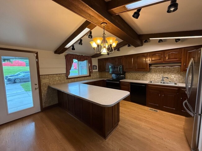 Building Photo - 3 Bedroom, 2 Bathroom House for Rent
