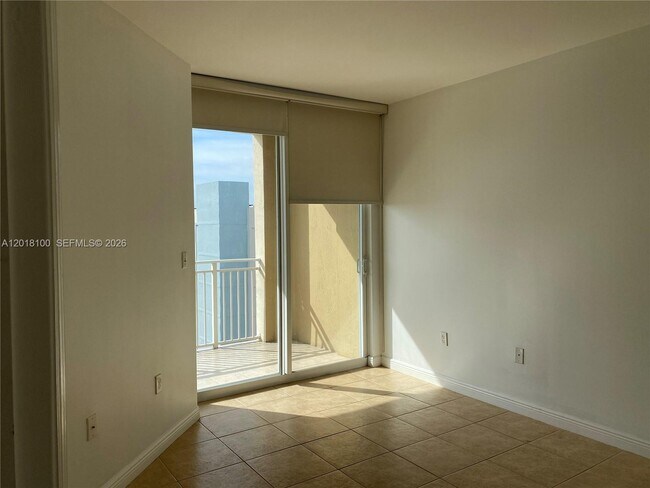 Building Photo - 2425 SW 27th Ave