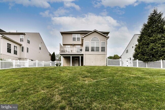 Building Photo - 359 Preston Dr
