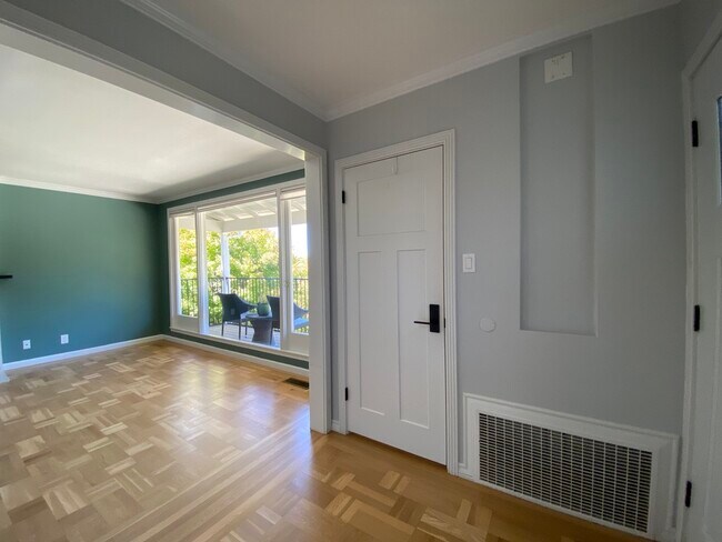 Building Photo - 161 El Bonito Way