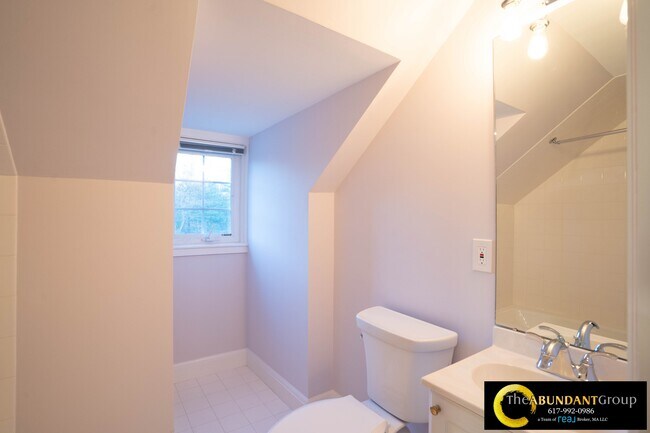 Building Photo - 40 Puddingstone Ln