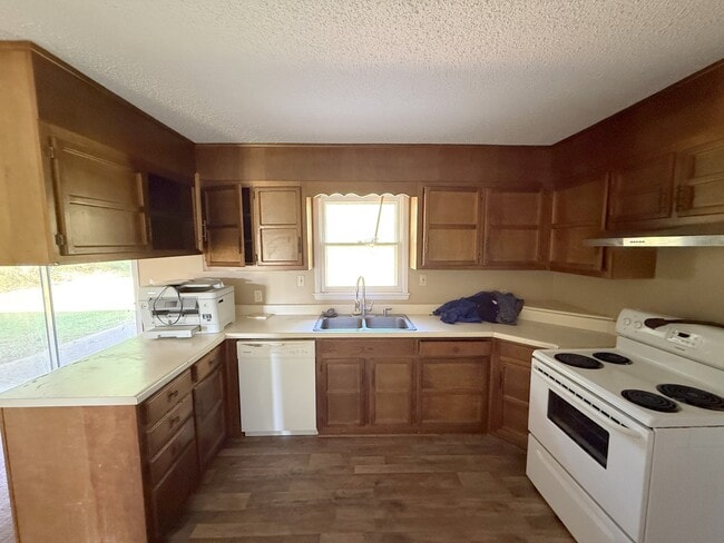 Building Photo - 6079 Wall Triana Hwy