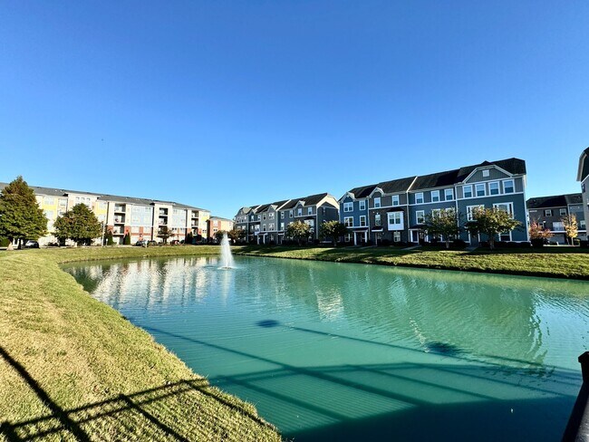 Building Photo - Available 07-08-26! Townhouse w/Garage - Pet Friendly - All Appliances Convey!