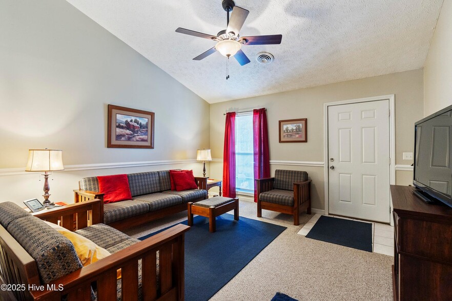 Living Room - 606 Manassas Dr