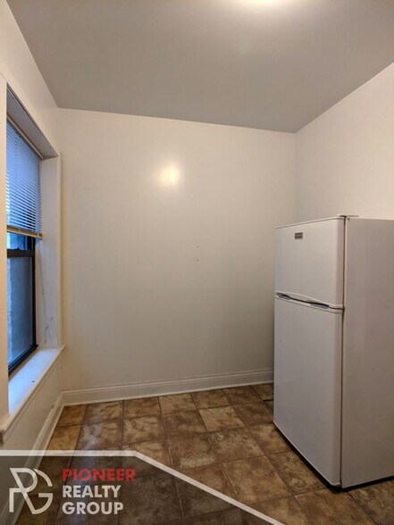 Building Photo - 2615 N Spaulding Ave