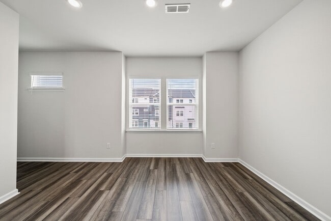 Building Photo - Convenient New Construction Townhome in Durham - Easy commute to RTP, Brier Creek, Airport