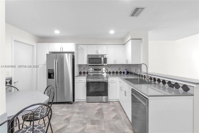 Building Photo - 1393 Barcelona Way