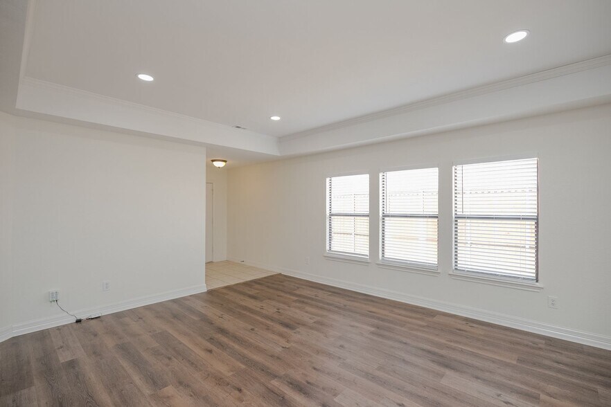 Building Photo - 6410 Nottoway Ct