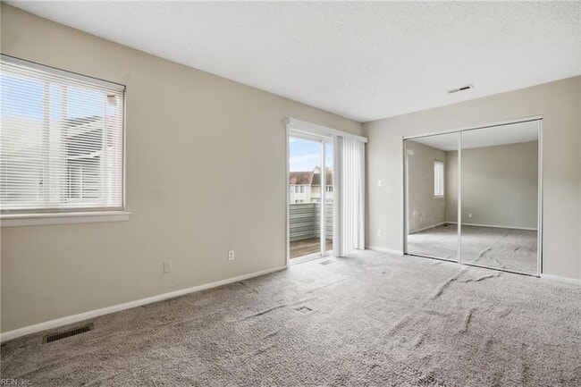 Building Photo - 710 Waters Dr