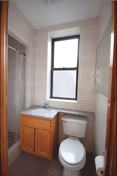 Building Photo - 207 Henry St