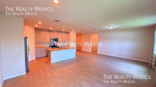 Building Photo - 702 Alta Vista Ct