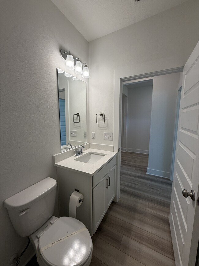 Building Photo - 210 Lyla Ln