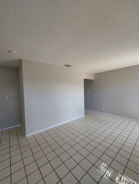 Building Photo - 5554 Eighth Ave