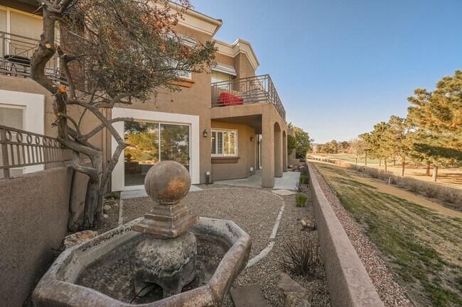 Building Photo - Beautiful 2 bd/2 bath condo in luxury gated Summerlin community ON TPC GOLF COURSE