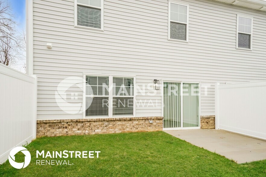 Building Photo - 2053 Paddle Wheel Dr