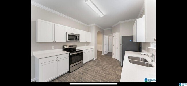 Building Photo - 683 Waterford Ln