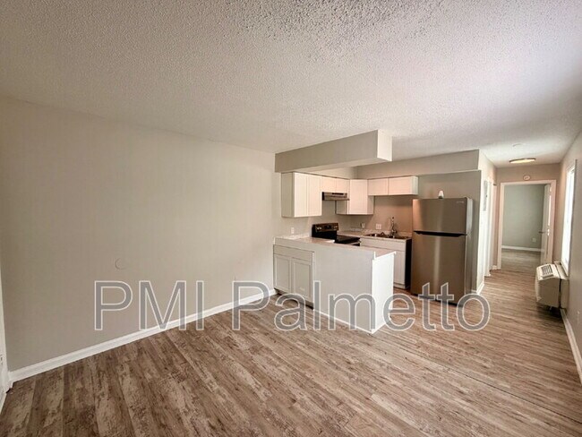 Building Photo - 1908 Tall Pines Cir