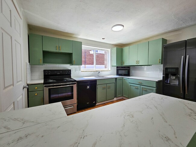 Building Photo - 10816 Highpoint Dr