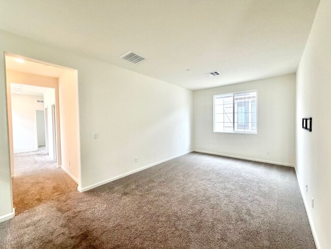 Building Photo - Iris Park Gem | 4 Bedrooms, Loft, and Modern Upgrades Throughout