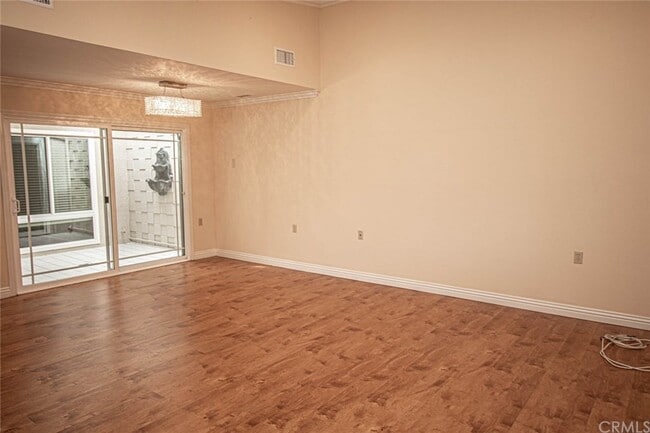Building Photo - 707 Avenida Majorca