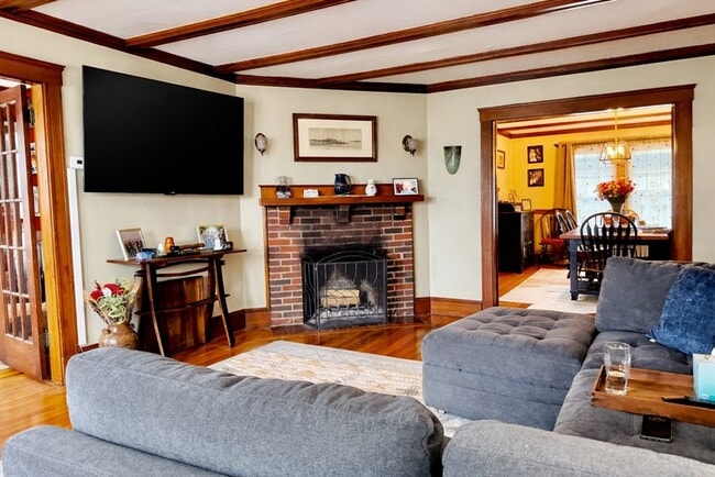 Building Photo - 740 Belmont St