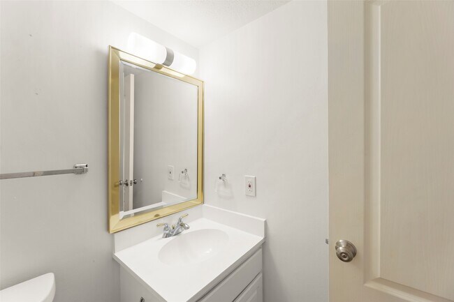 Building Photo - 2329 Briarwest Blvd