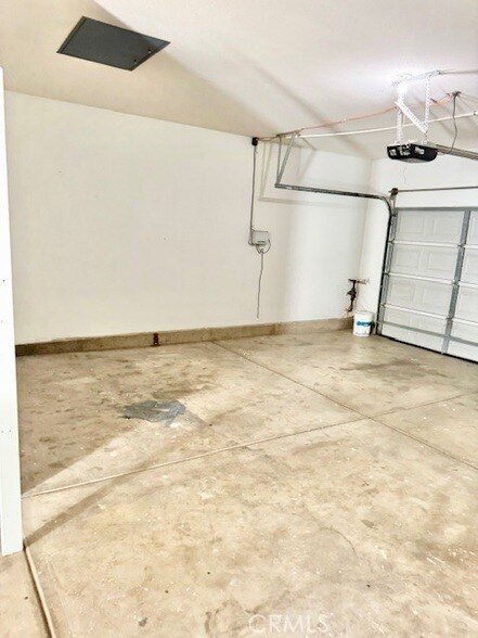 Building Photo - 1562 Cheshire Dr