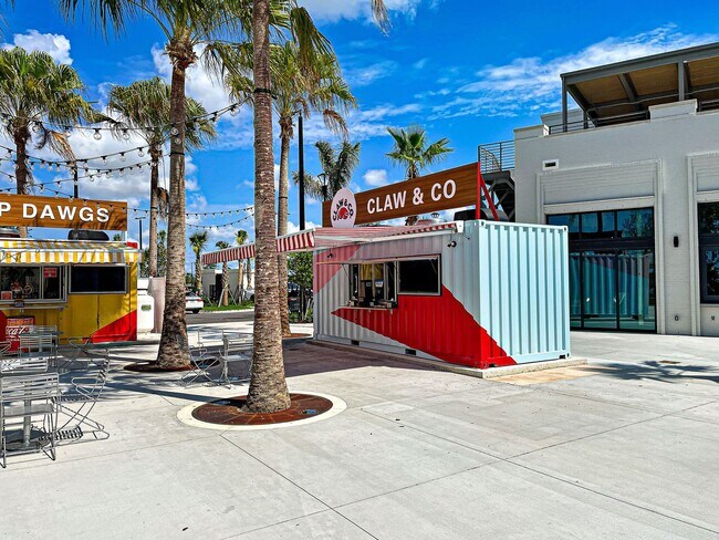 Building Photo - 3BR/2.5BA/1CG Townhome in Gran Paradiso