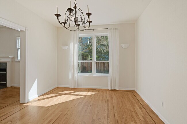 Building Photo - 8161 Ragle Pl