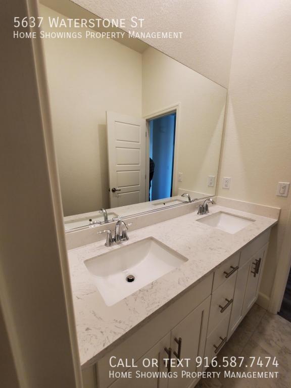 Building Photo - 5637 Waterstone St