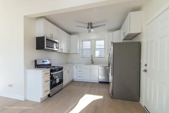 Building Photo - Newly Renovated 3 bedroom/3 bath home avai...