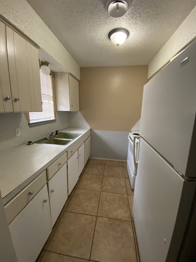 Building Photo - 117 Gamma Cir