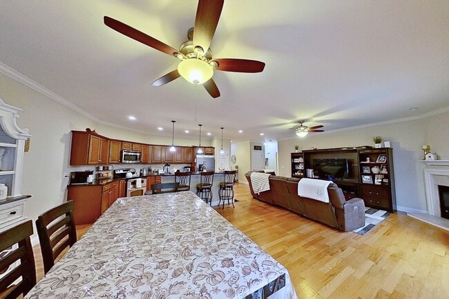 Building Photo - 64 Mark Dr