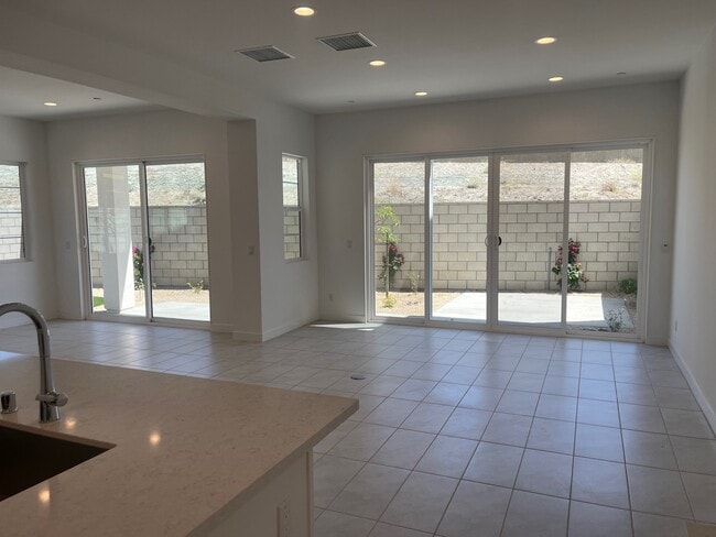 Building Photo - 6574 Tesla Ln