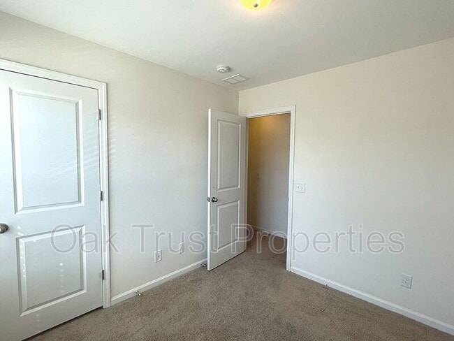 Building Photo - 9111 Parlor Dr
