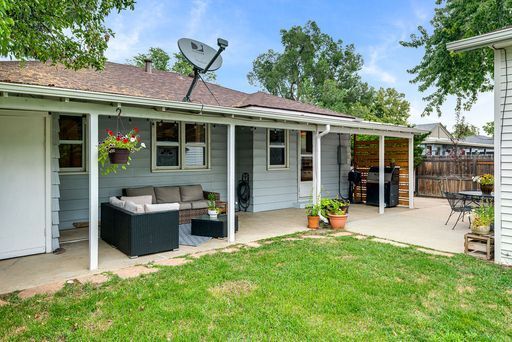 Building Photo - Furnished 3 Bedroom / 1 Bath – Available Now (3+ Month Stay) Prime Location Near Old Town Arvada!