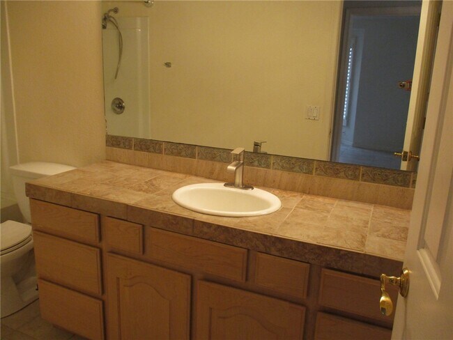 Building Photo - 2902 Desert Vista Dr