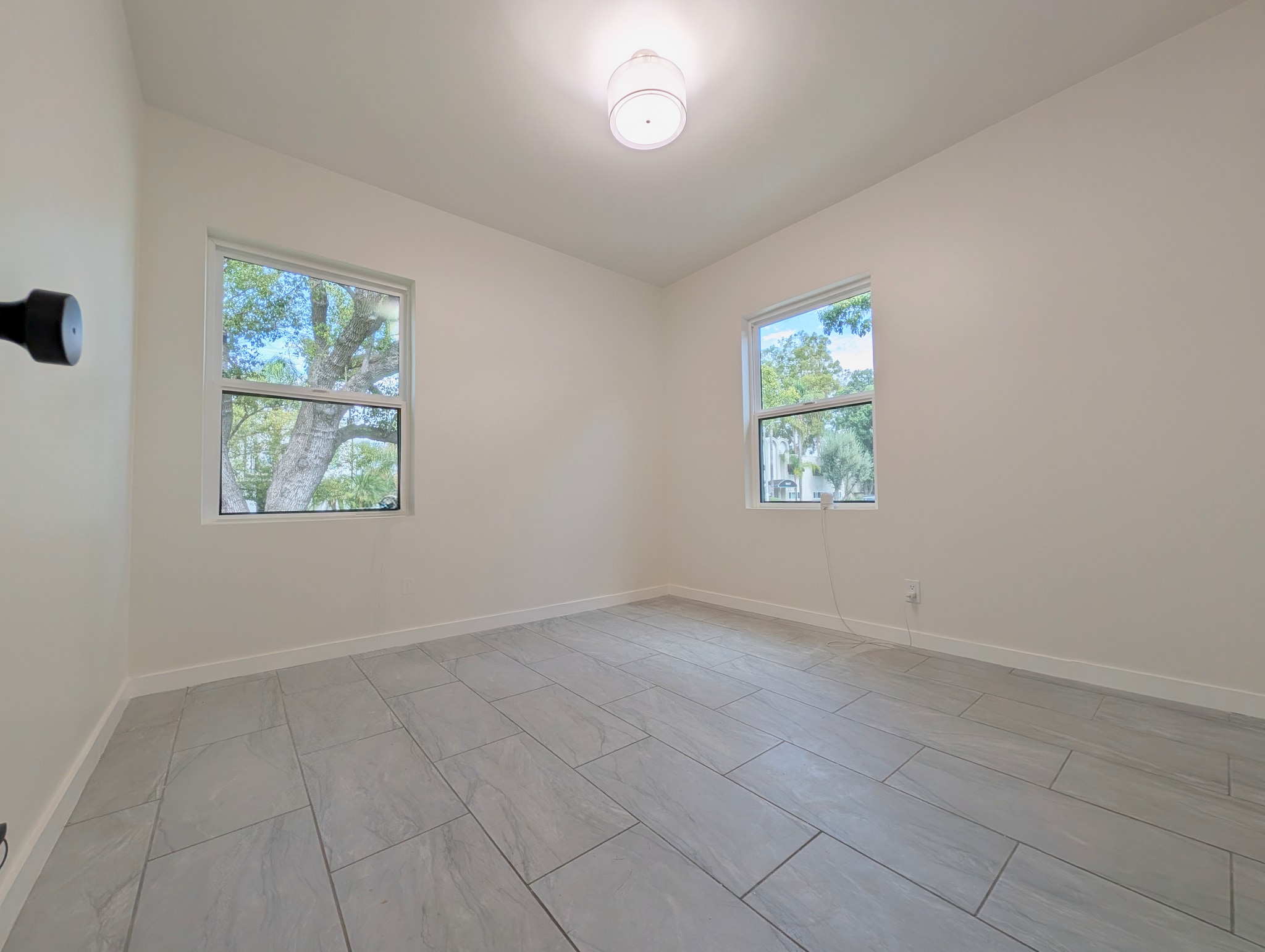 Building Photo - 18700 Collins St