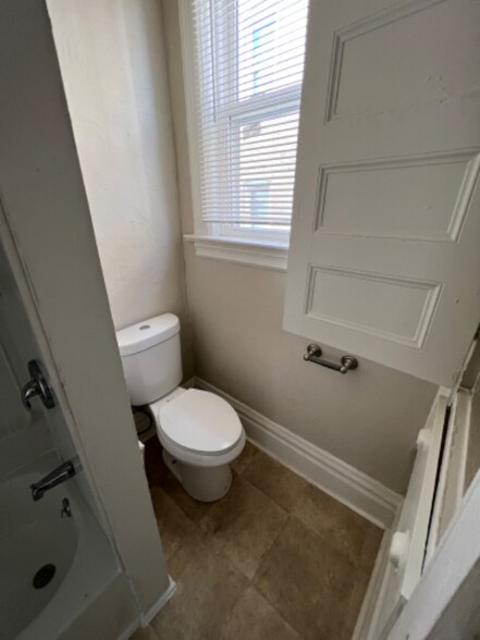 Building Photo - 730 California Ave