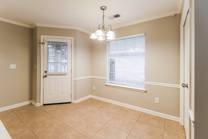 Building Photo - 9782 Pigeon Roost Park Cir