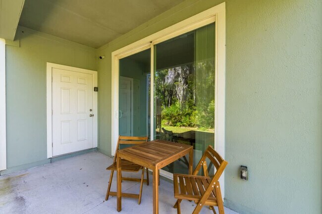 Building Photo - 122 Whispering Brk Dr