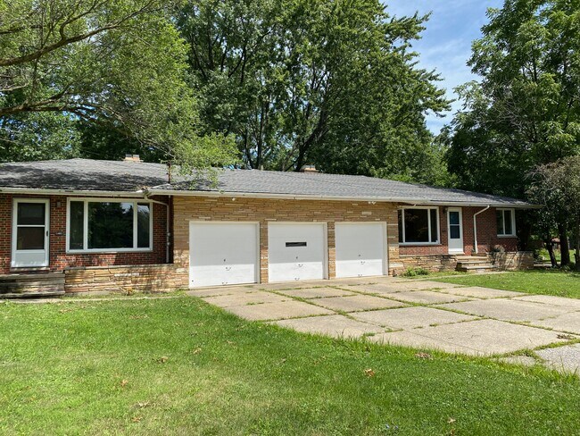 Primary Photo - 24000 Center Ridge Rd