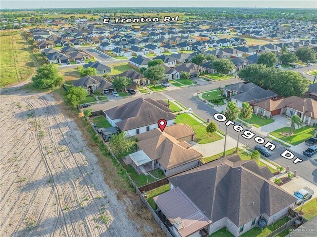 Building Photo - 3818 Oregon Dr